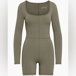 (BNWT) Aritzia Divinity 5” Golden Longsleeve Romper in Shaded Grey